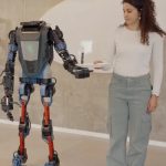تماشا کنید: این ربات هوش مصنوعی می‌تواند با انسان مکالمه کند